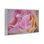 Giclée encadrée de pétales de fleurs roses, design par James Rodewald