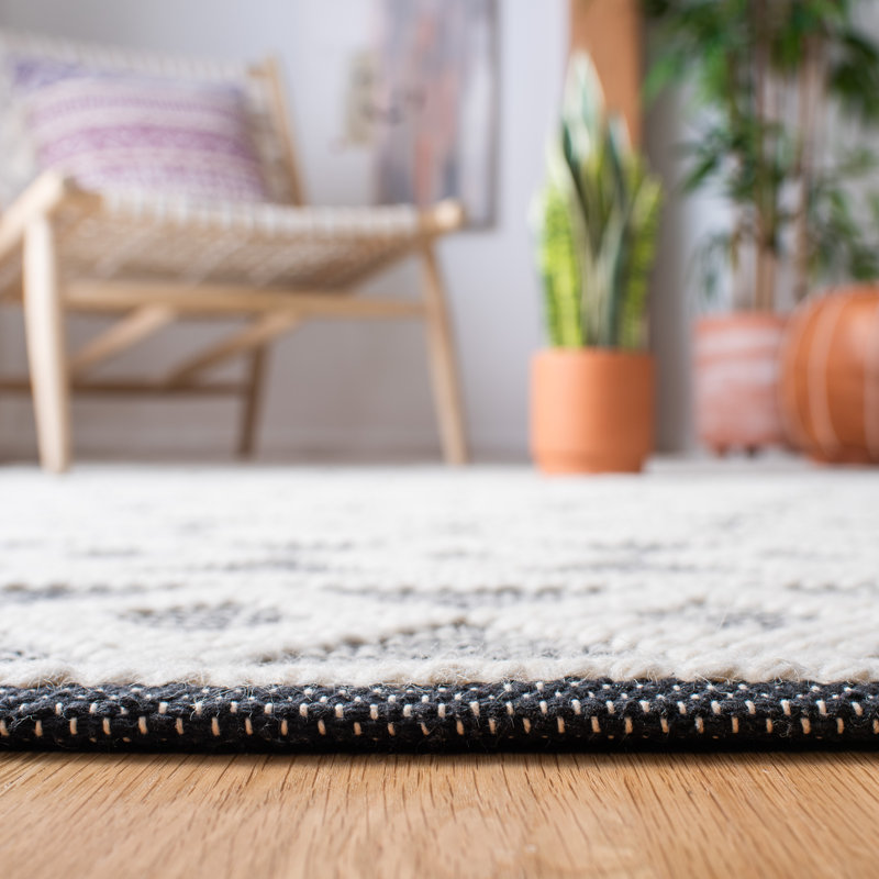 Ivory and Black Hand-Tufted Wool Geometric Area Rug 5' x 8'
