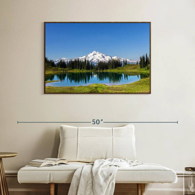 Mont Rainier, petite lagune, Cadre flottant en noyer, 40 po x 27 po