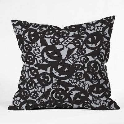 Coussin «Quelque chose de méchant»