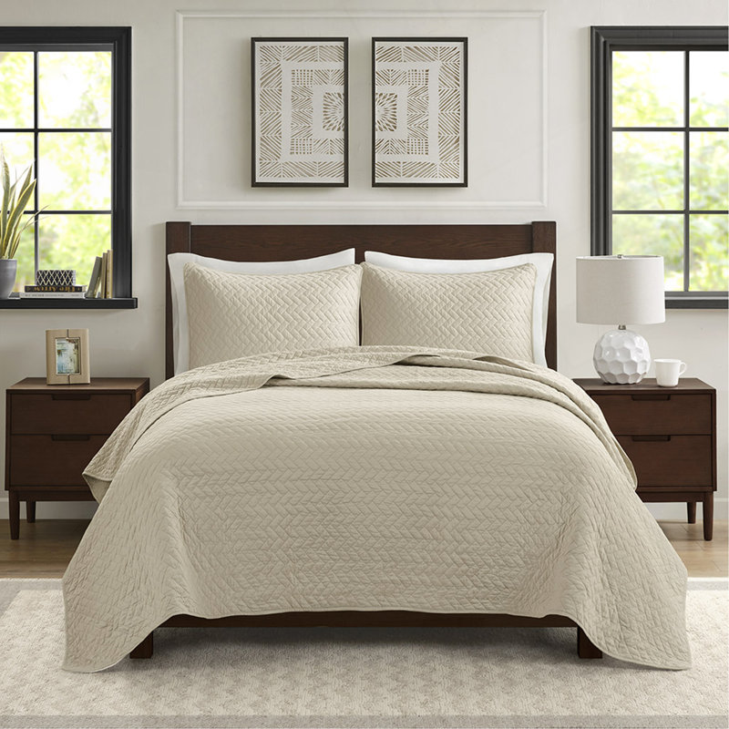 Queen 3 Piece Luxurious Oversized Quilt Set, Queen Quilt + 2 Shams, Linen