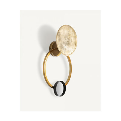 Linessea Delmond
