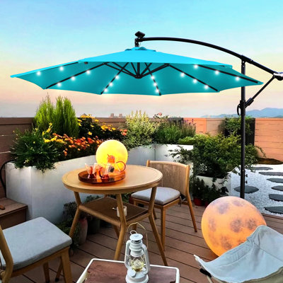 Parasol de patio à énergie solaire 10 pi - lumières DEL, 8 nervures imperméables, manivelle, base croisée pour terrasse de jardin éclairée, jardin