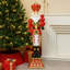 Statue de soldat Casse-Noisette romantique de 1,20 m tenant des cœurs rouges, décoration de Noël pré-illuminée en oxyde de magnésium