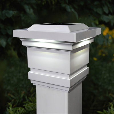 Poteau de clôture à DEL solaire intégré 4 "x 4" Classy Cap
