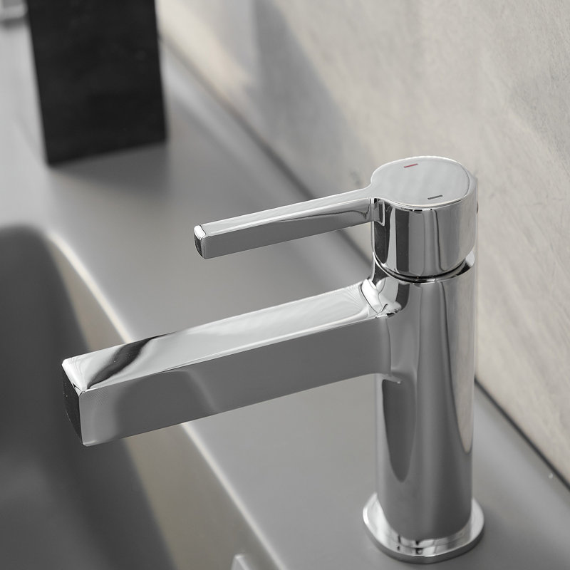 Single-Hole Single-handle Bathroom Faucet with Drain Assembly, Polished Chrome