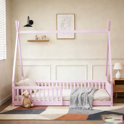 Lit simple en bois