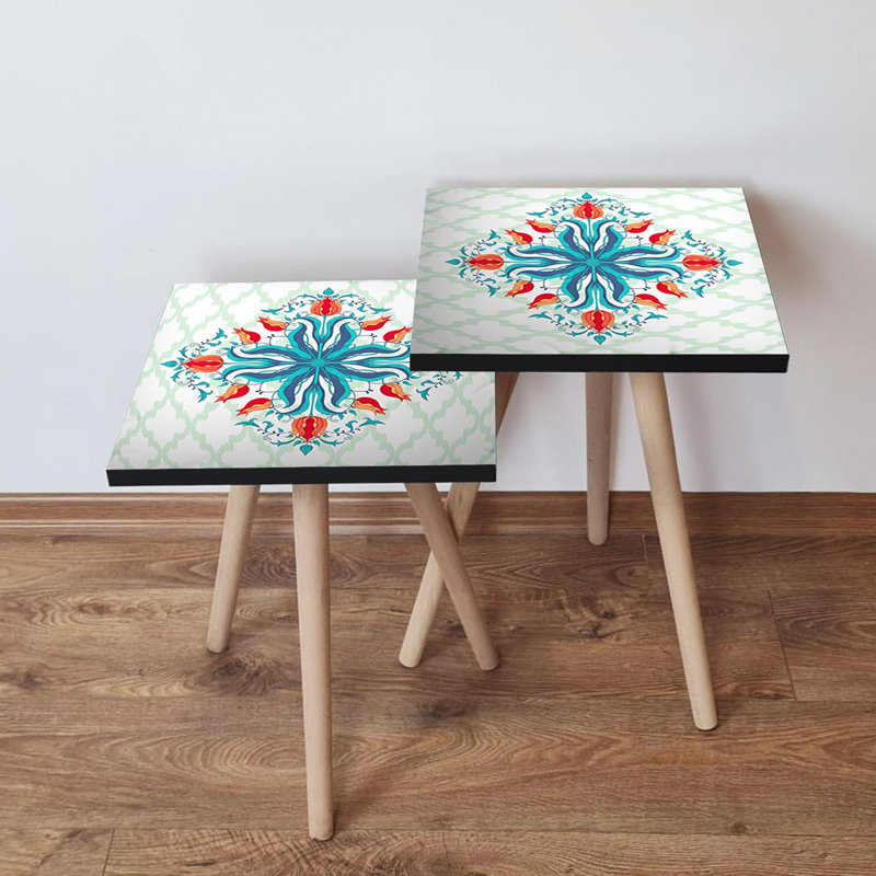 Ensemble de 2 tables gigognes élégantes, conception géométrique, pieds en bois de hêtre, 13,8 po x 18,5 po x 13,8 po et 13,8 po x 16,5 po x 13,8 po | 100% panneau de fibres à densité moyenne, 0,71 po d'épaisseur | Parfait pour les décors modernes et orientaux