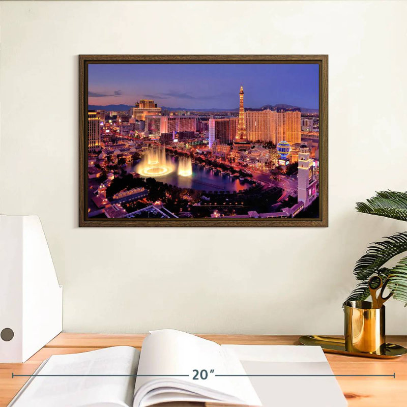 Las Vegas Night Glow, 13 po x 9 po, Cadre flottant en noyer
