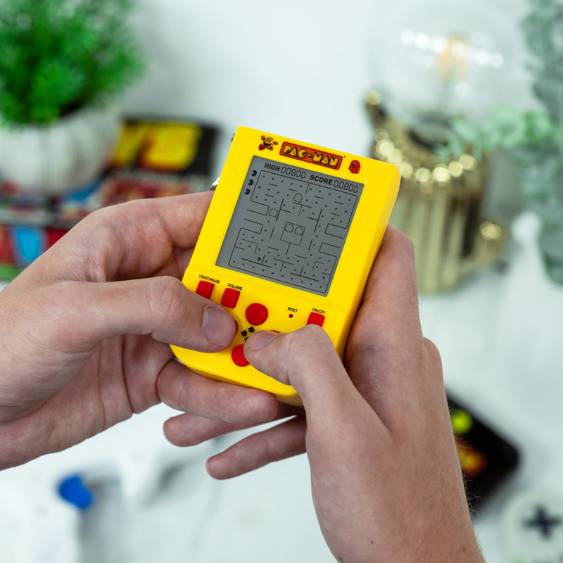 Fizz Creations Pac-Man Mini Arcade Keychain – Handheld LCD Retro Game