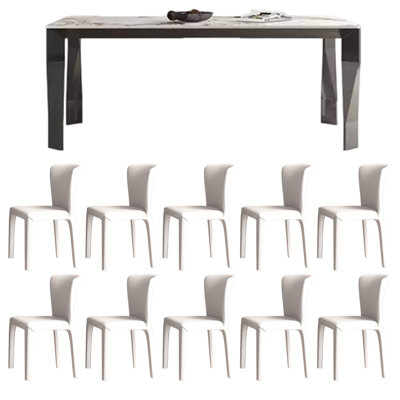 Petit appartement avec table et chaises simples