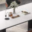 Ensemble de table de salle à manger et de chaises simple en pierre blanche-106883885