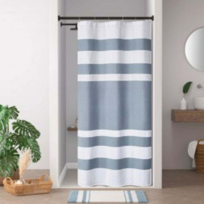 1 rideau de douche 36 x 72 po avec traitement 3M bleu foncé