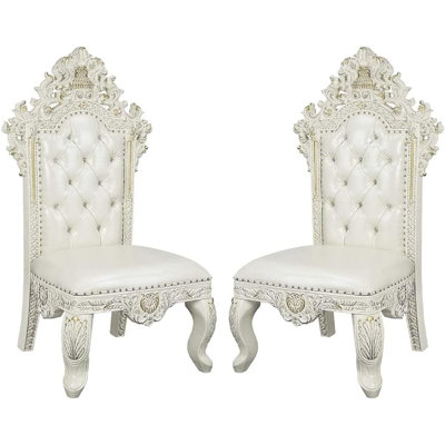 Chaise d'appoint capitonnée en blanc