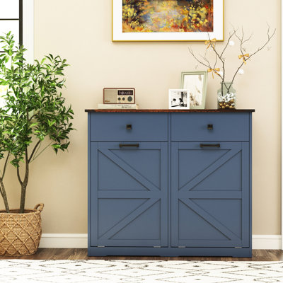 Armoire poubelle double inclinable bleue pour bidons de 20 gallons, sous-sol de conception cachée peu encombrante, porte de grange avec finition élégante et armoire de recyclage à 2 tiroirs de rangement, dans le salon, poignées en métal