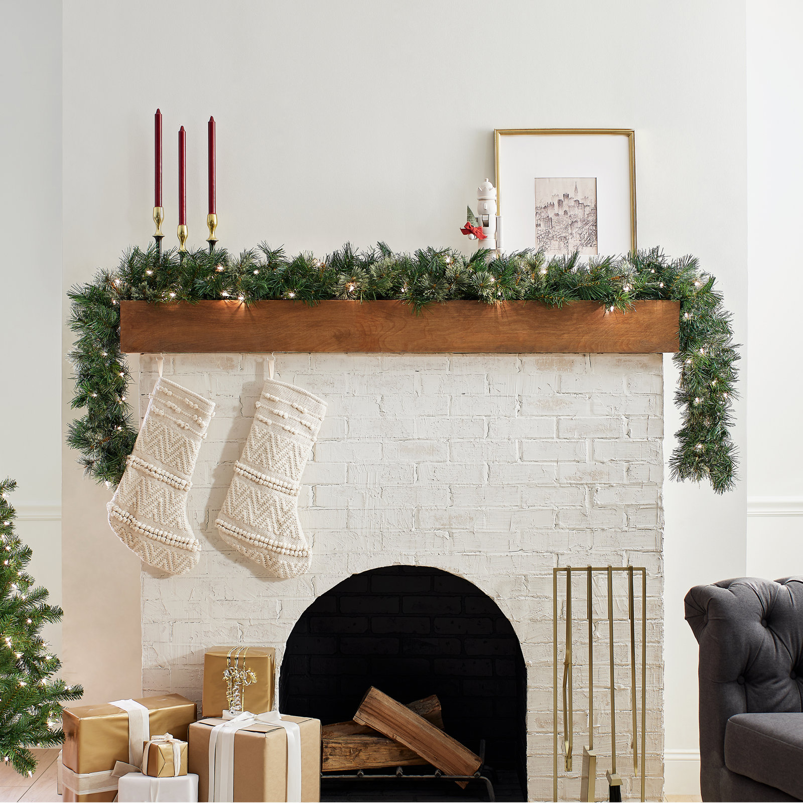 Kalab 108" Pre-Lit Christmas Garland