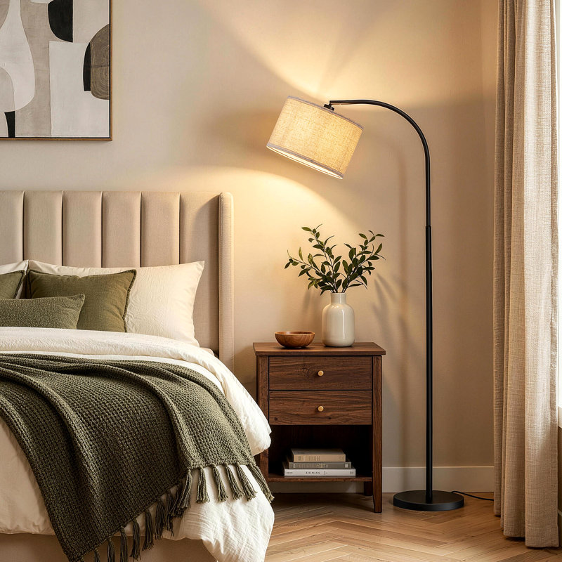 Lampe sur pied arquée 63 po Kjeld, Noir