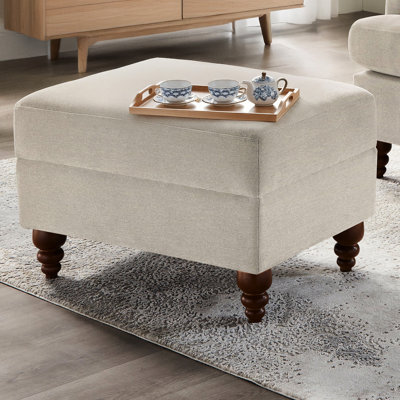 Rectangle rembourré beige avec accoudoirs roulés, ressorts hélicoïdaux à fermeté moyenne et rembourrage en mousse, pieds avant en bois massif teint noyer, mousse haute densité de 19,44 po, 23 lb