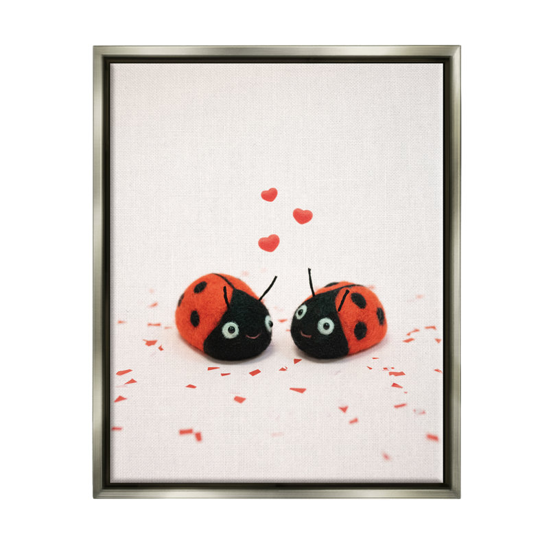 «Ladybugs Valentine's Hearts» par Lemon & Sugar, photographie, H 31 po x l 25 po x P 1,7 po, Cadre flottant gris lustré