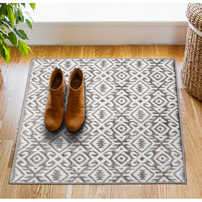 Nielsville Indoor Doormat Gray/White Machine Washable Non-Slip with Rubber Backing, 30" W x 30" L