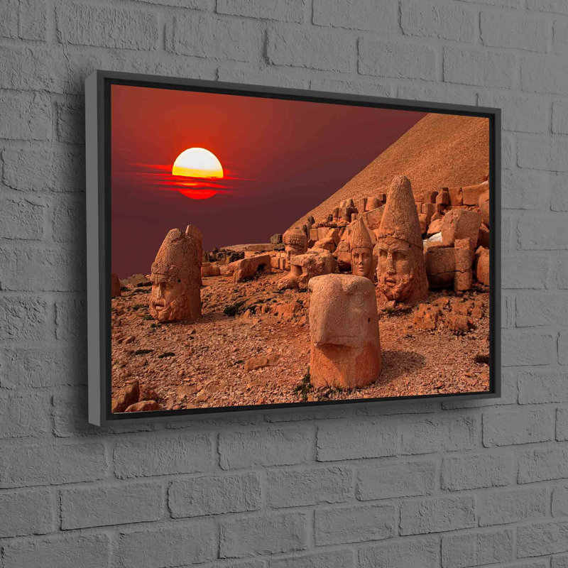 Mont Nemrut, toile de coton avec paysage, classée au patrimoine mondial de l'Unesco, H 22 po x l 30 po, Cadre flottant noir