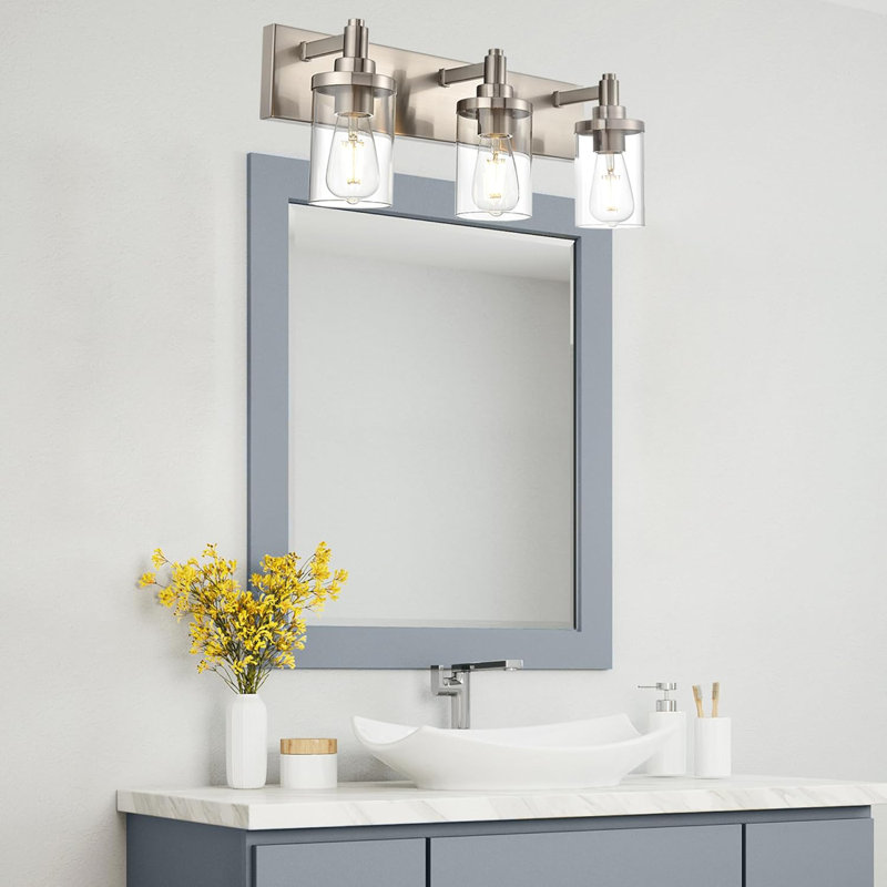 Applique murale de meuble-lavabo moderne à 3 lumières avec abat-jour en verre transparent, finition nickel brossé industriel, base E26, idéale pour la salle de bain, la chambre à coucher, la cuisine et le couloir