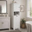 Grande armoire à linge de salle de bain blanche, rangement autoportant avec tablette ouverte et portes