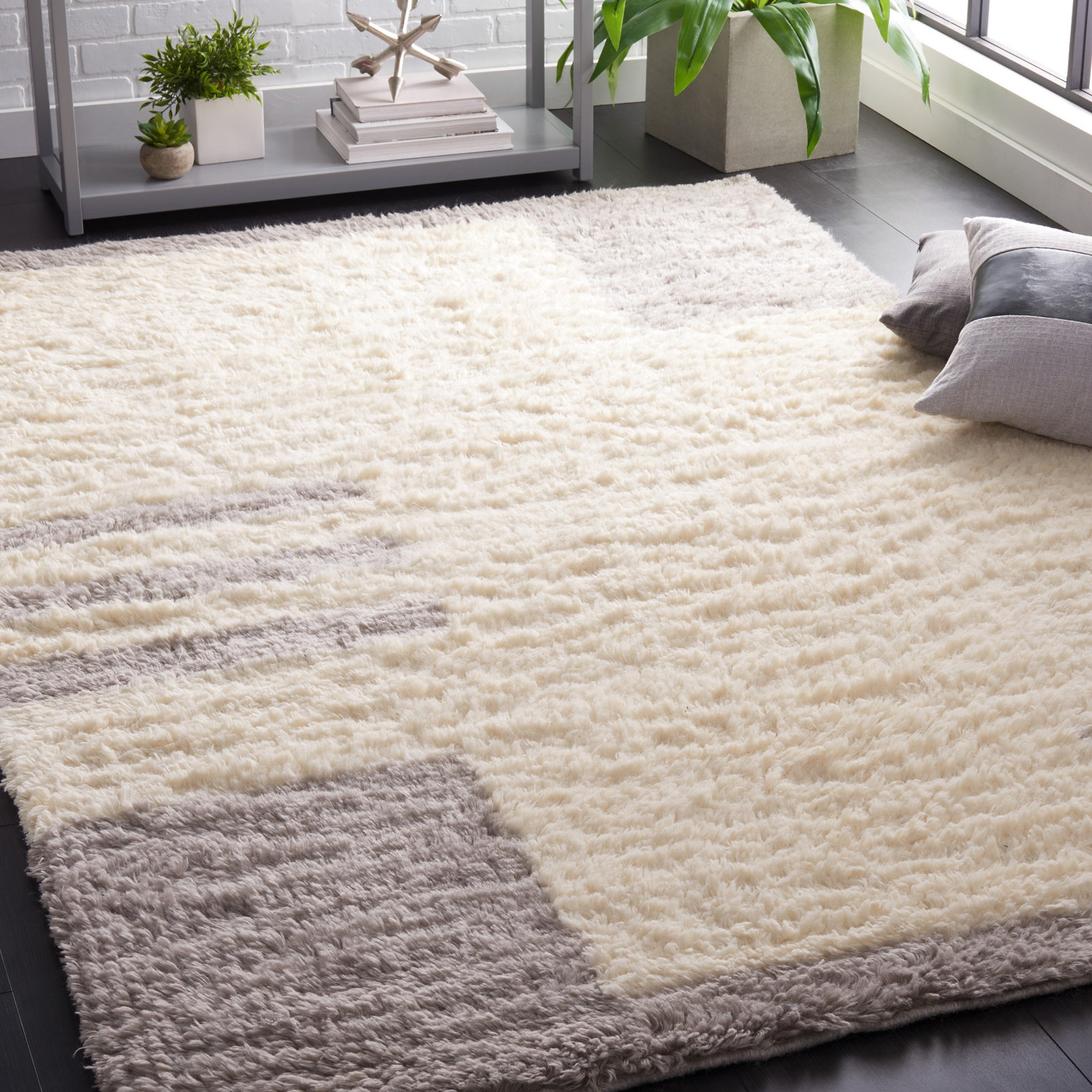 Beamer Gray Ivory Hand-Woven Flatweave Rug, Rectangle 5' x 8'