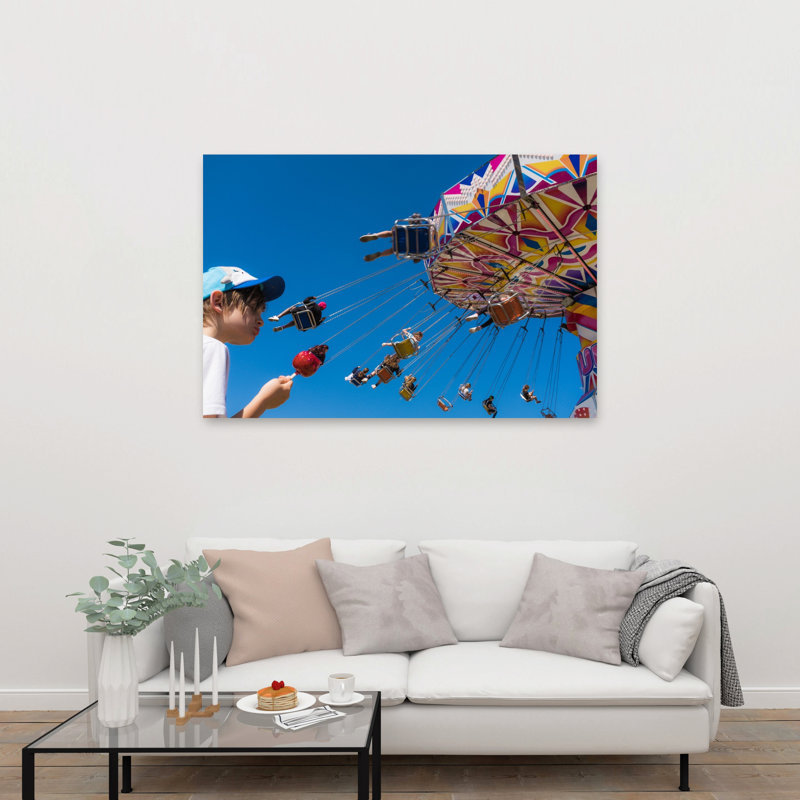 «Boy with Carnival Swings», impression d'art abstrait coloré, architecture estivale, H 40 po x l 60 po