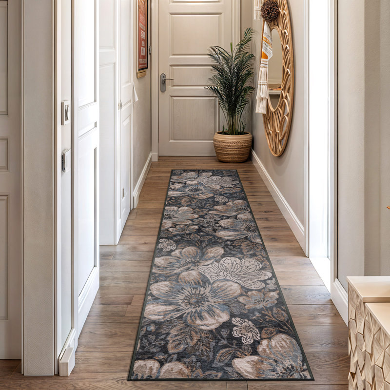Tapis bleu marine en polyester lavable à la machine Botanical Bloom, Bleu, 2 pi x 10 pi
