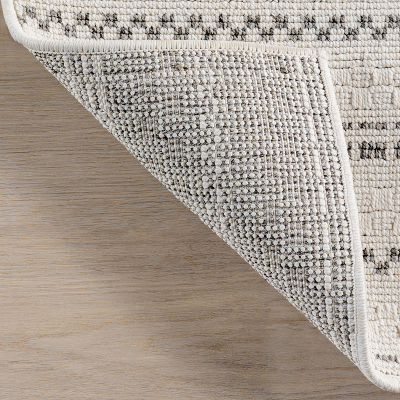 Cream Geometric Pattern Synthetic Indoor/Outdoor Area Rug 4' x 6'