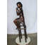 Statue en bronze 24 po x 16 po x H 58 po Nifao Collection, jeune fille jouant de la flûte assise sur une chaise