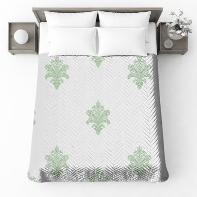 Couvre-lit matelassé vert à motif damassé toutes tailles