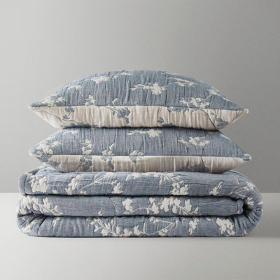 Soft and comfortable Quilt Set