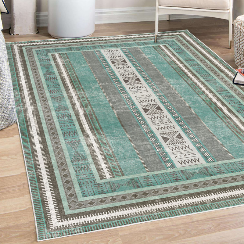 Tapis décoratif Harley-Grace Tribal, Rectangle 4 pi x 5 pi 5 po