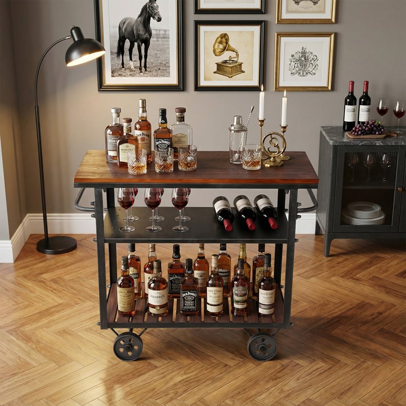 Chariot-bar industriel à 3 niveaux avec plateau en bois massif, cadre en métal argenté noir brossé et tablettes de rangement pour la cuisine, le salon et le bar