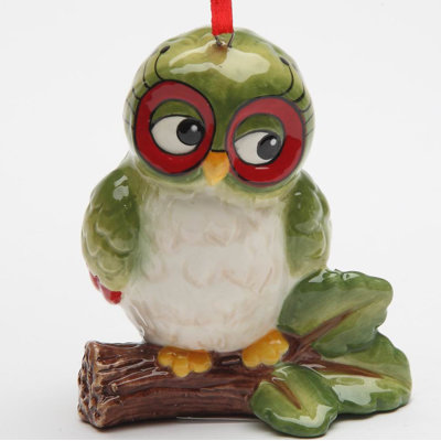 Figurine suspendue chouette assise sur une branche d'arbre