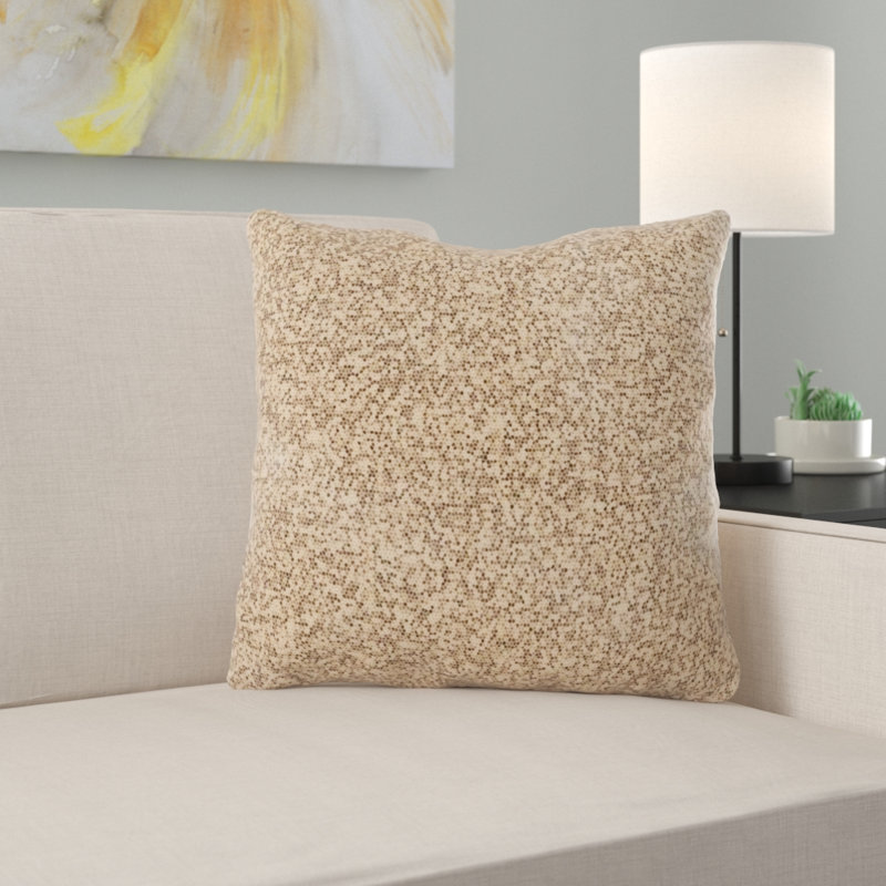 Coussin mosaïque, Intérieur