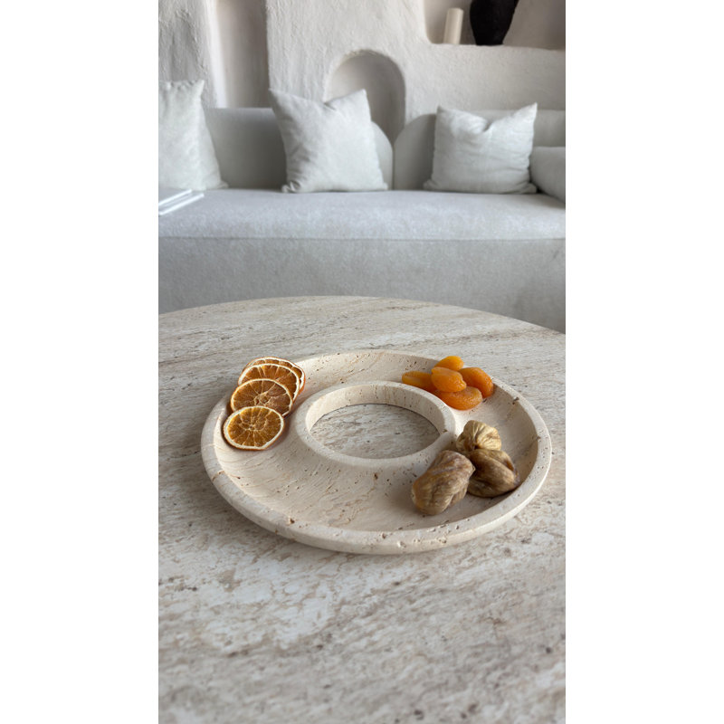 Assiette de présentation en travertin