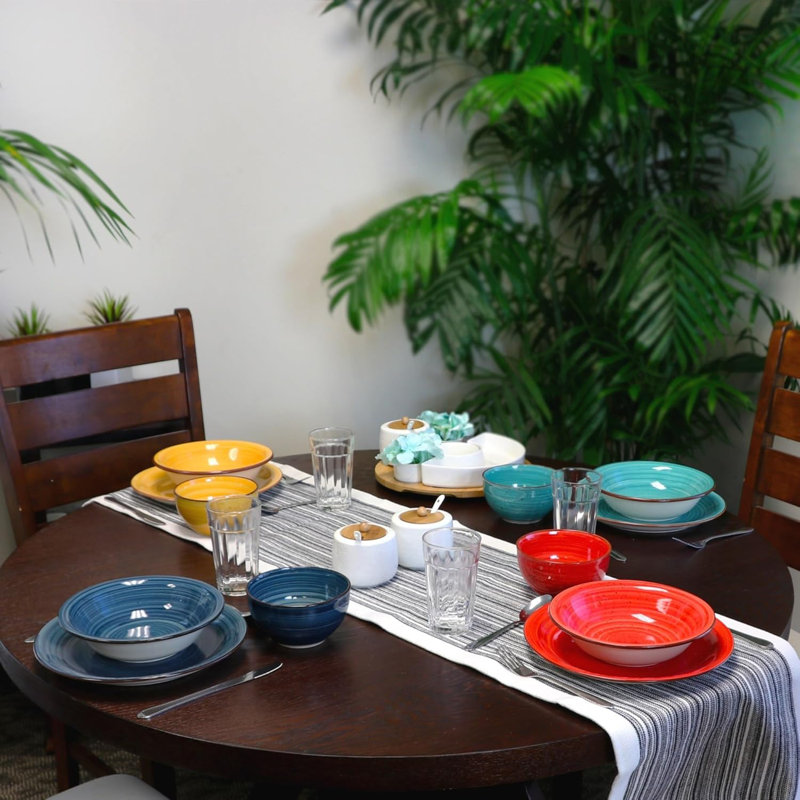 Service de table 28 pièces en grès moucheté avec verres et couverts en verre - Service pour 4
