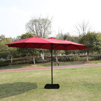 Parasol de patio rouge 15 x 9 pi avec auvent rectangulaire double et base. Abat-jour supplémentaire pour la plage et le jardin. -, structure en acier rouille, manivelle pratique, grande base extérieure avec évent - rouge. Très grand