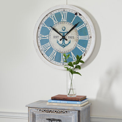 Horloge murale blanche en métal