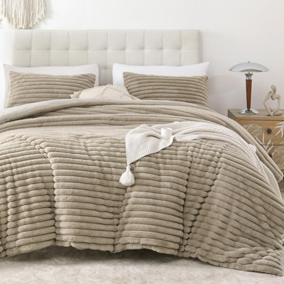 Smoofy Fluffy Comforter Set 3 Pieces- All Seasons Heavy Faux Fur Comforter With Two Pillowcases