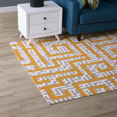 Tapis à motif géométrique labyrinthe Nahia de Modway