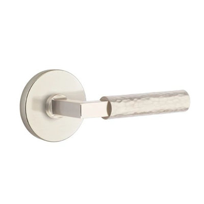 Mortaise intérieure Emtek Select avec rosette à disque et tige carrée en L, levier martelé