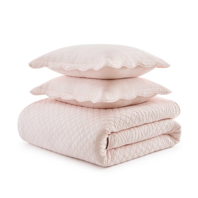 Martha Stewart Vintage Scallop Solid Cotton Reversible Quilt Set