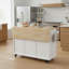Comptoir d'îlot rayé blanc avec roues, plateau de table pliant, prise de courant, 4 portes, 5 tiroirs profonds, tablettes réglables, convient à la cuisine et à la salle à manger.