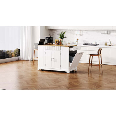 Îlot de cuisine cannelé K&K avec armoire de rangement pour poubelle, prise de courant, support de rangement interne, îlots de cuisine roulants sur 5 roues avec 3 tiroirs, 3 supports latéraux ouverts pour poubelle de 10 gallons, blanc