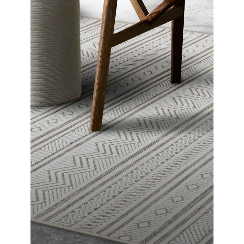 Rhealee Geometric Machine Made Indoor / Outdoor Area Rug, Rectangle 3'2" x 6'6"