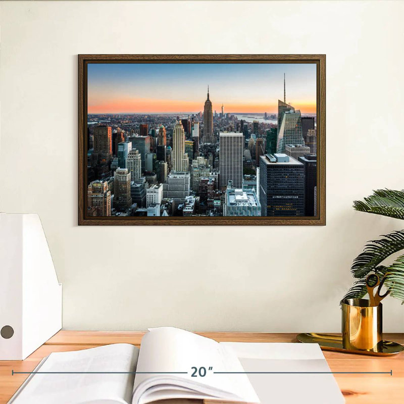 New York au coucher du soleil, 13 po x 9 po, Cadre flottant noyer
